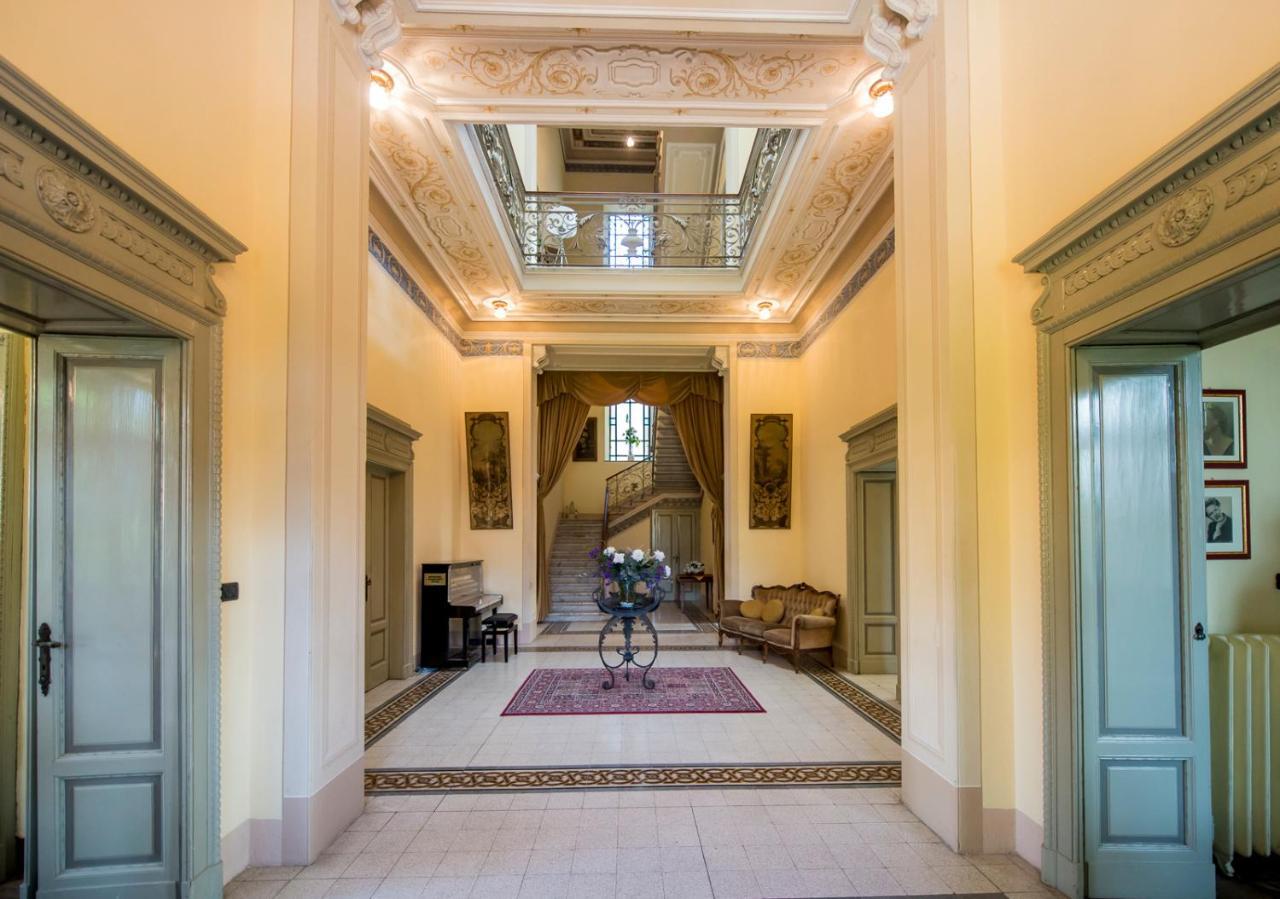 Villa Confalonieri Mandello del Lario Habitación foto